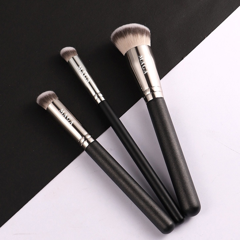 Cọ Tán Nền Đầu Vát MAGA Foundation Brush MA170